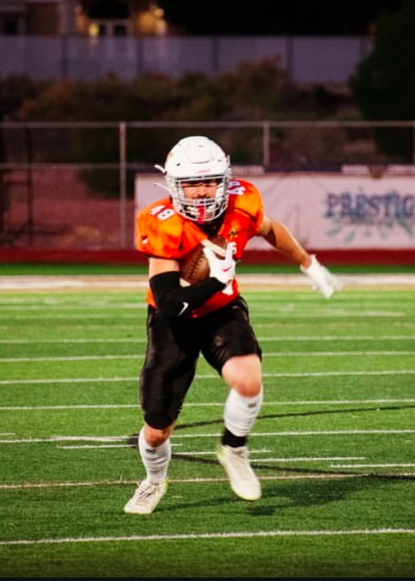 Anthony Vail playing college football